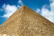 A Kheopsz piramis (Egyiptom)(fotó: Konkoly-Thege
                        György)