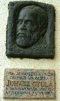 Juhász Gyula emléktáblája Csongrádon (fotó: Bánkeszi Lajos)