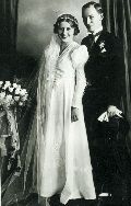 Dsida Jenő menyasszonyával, Imbery Melindával – A Petőfi Irodalmi Múzeum fotótárának tulajdona (fotó: ismeretlen szerző)