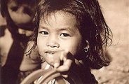 Kambodzsai kislány(fotó: Konkoly-Thege György)